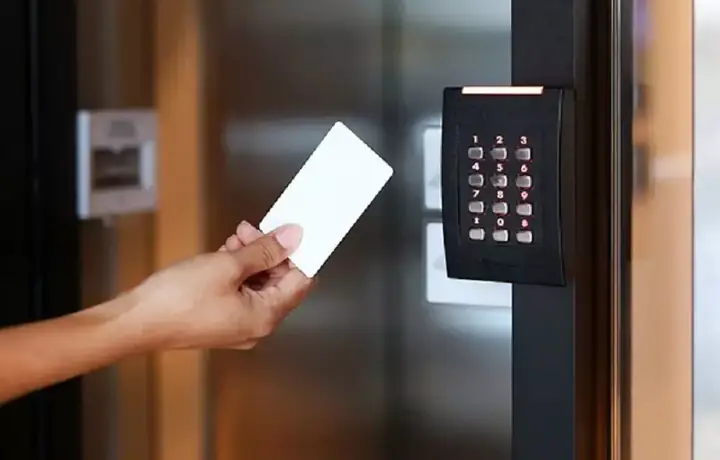 Access Card Là Gì? Tìm Hiểu Chi Tiết Về Thẻ Truy Cập & Ứng Dụng Thực Tế