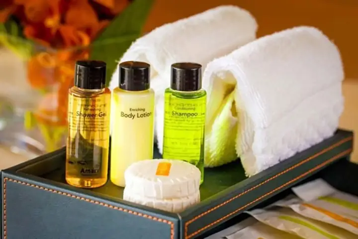 Amenities Khách Sạn Là Gì? Bộ Đồ Dùng Tiêu Chuẩn & Vai Trò Quan Trọng
