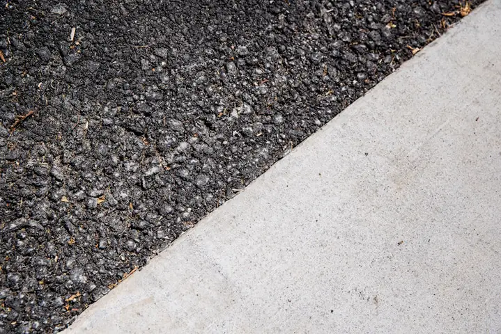 Asphalt Là Gì? Phân Loại, Thành Phần Và Ứng Dụng Phổ Biến