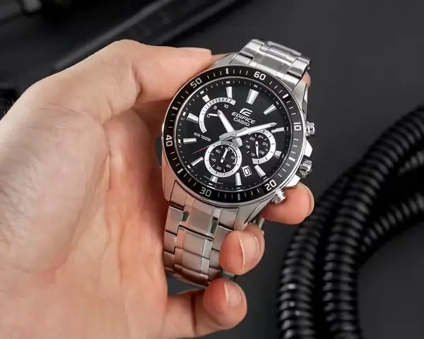 Automatic Chronograph Là Gì? Khám Phá Chức Năng & Cách Hoạt Động Chi Tiết