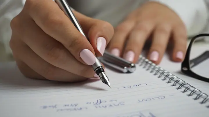 Hùng Biện Là Gì? Khám Phá Nghệ Thuật Diễn Đạt Thuyết Phục