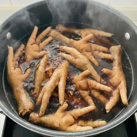 Bắn Chân Gà Chọi Là Gì? Các Thế Đá, Kỹ Thuật Và Bí Quyết Liên Quan