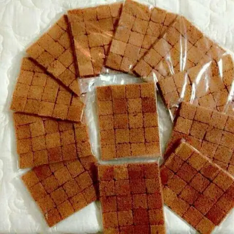 Bánh Chả Dừa Là Gì? Khám Phá Đặc Sản Thơm Ngon Từ Hải Phòng