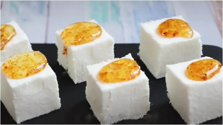 Bánh Quế Hoa Là Gì? Khám Phá Nguồn Gốc, Nguyên Liệu Và Cách Làm Chuẩn Vị