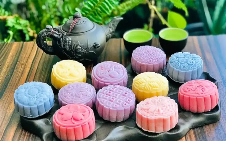 Bánh Trung Thu Tuyết Là Gì? Khám Phá Đặc Điểm & So Sánh Với Bánh Dẻo Truyền Thống