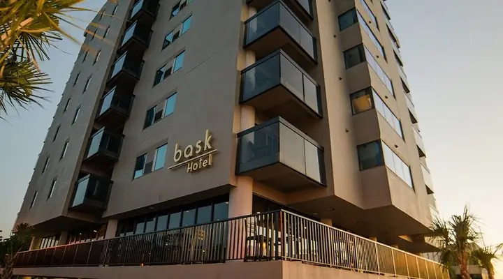Bask Là Gì? Nghĩa Tiếng Anh, Cách Phát Âm Và Ví Dụ Chi Tiết