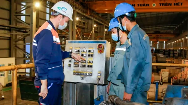 Bật Sắt Là Gì? Khám Phá Chi Tiết Bản Lề Bật Sắt Dùng Trong Xây Dựng & Nội Thất