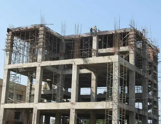 Bê Tông Cốt Cứng Là Gì? Phân Biệt Với Bê Tông Cốt Thép Truyền Thống