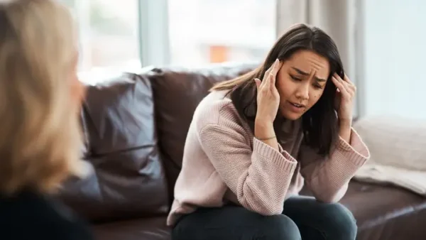 Bệnh Ảo Tưởng: Định Nghĩa, Dấu Hiệu, Nguyên Nhân Và Cách Đối Phó