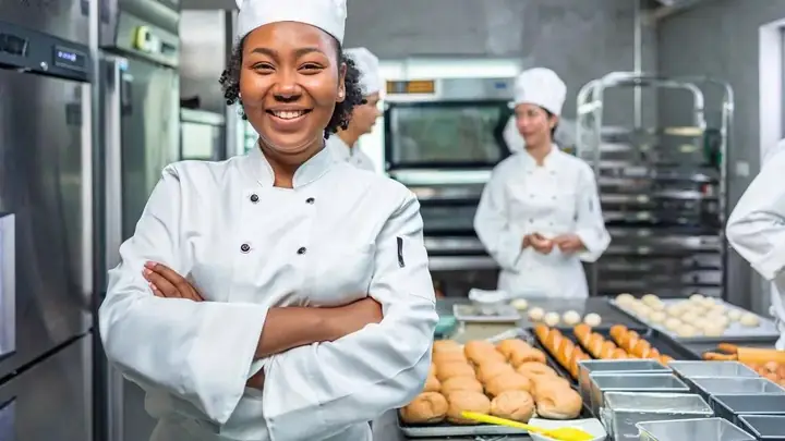 Bếp Bánh Là Gì? Khái Niệm, Công Việc Và Con Đường Phát Triển Nghề
