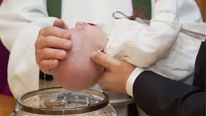 Bí Tích Rửa Tội Còn Được Gọi Là Gì? Các Tên Gọi Khác & Ý Nghĩa Sâu Sắc