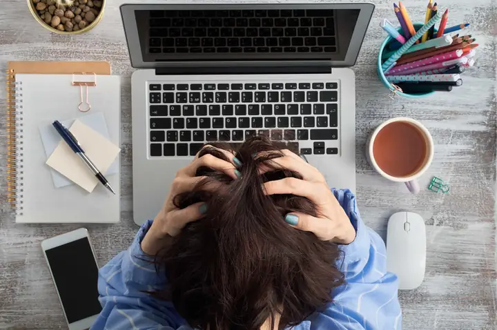 Blue Monday Là Gì? Hiểu Rõ Hội Chứng Buồn Thứ Hai & Cách Vượt Qua Hiệu Quả
