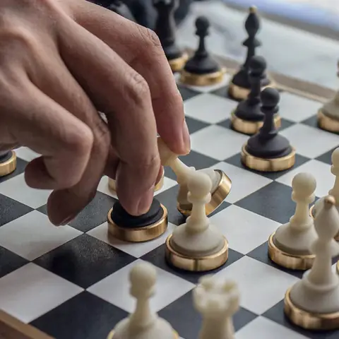 Board Tiếng Việt Là Gì? Giải Nghĩa Chi Tiết Từ A-Z