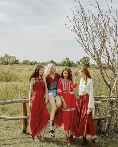 Bohemian Style Là Gì? Khám Phá Đặc Trưng, Lịch Sử & Cách Phối Đồ Chuẩn