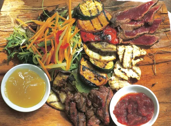 Bush Tucker Là Gì? Khám Phá Ẩm Thực Bản Địa Độc Đáo Của Úc