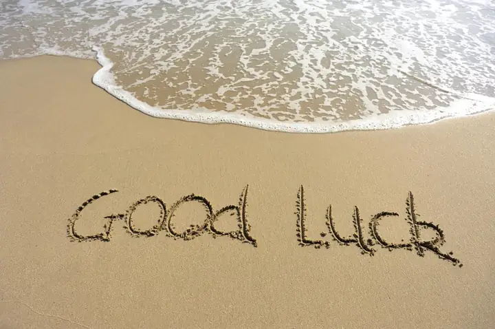 "by Luck" Là Gì? Giải Thích Ý Nghĩa Và Các Cách Dùng Trong Tiếng Anh