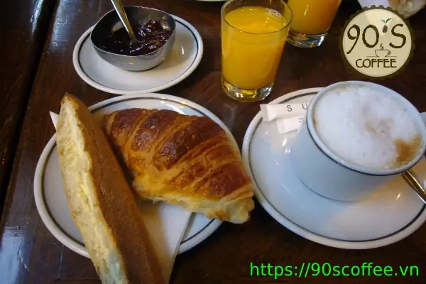 Cafe Au Lait Là Gì? Nguồn Gốc, Cách Pha Và Sự Khác Biệt Với Latte Cafe Au Lait Là Gì? Nguồn Gốc, Cách Pha Và Sự Khác Biệt Với Latte
