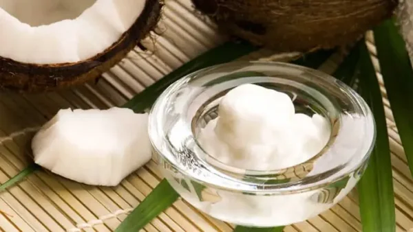 Caprylic/capric Triglyceride Là Gì? Công Dụng, Thành Phần An Toàn Trong Mỹ Phẩm