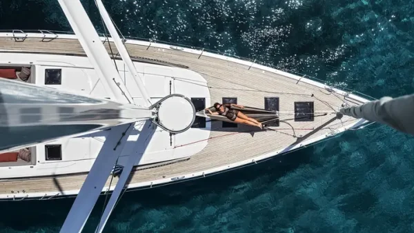 Catamaran Là Gì? Khám Phá Du Thuyền Hai Thân Hiện Đại