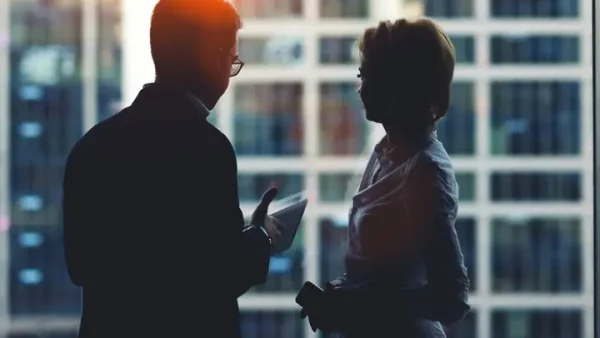 Chairman Là Gì? Phân Biệt Vai Trò Và Quyền Lực So Với CEO, President