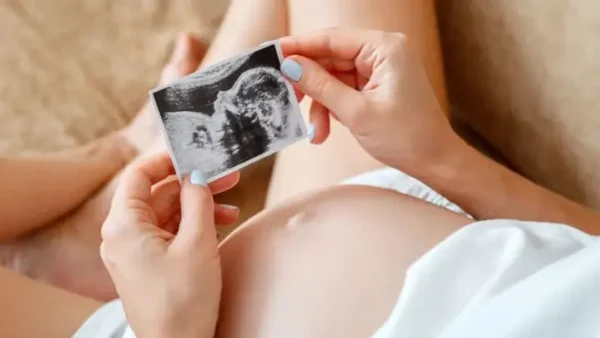 Chiếu Tia Plasma Sau Sinh: Công Dụng, Lợi Ích Và Quy Trình Chăm Sóc Vết Thương
