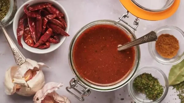 Chili Sauce Là Gì? Khám Phá Định Nghĩa, Phân Loại Và Cách Sử Dụng Tương Ớt Chuẩn Vị