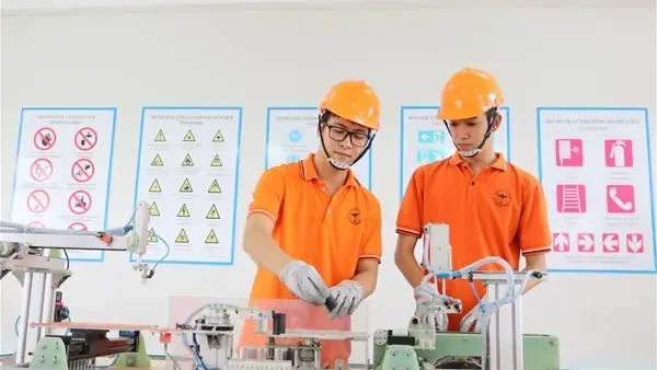 Chuyên Ngành Hệ Thống Điện Là Gì? Tìm Hiểu Chi Tiết Về Ngành Học Và Cơ Hội Nghề Nghiệp